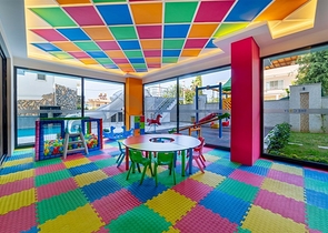 شقة غرفة وصالة -ضمن مجمع سكني حديث - في محمودلار / الانيا 