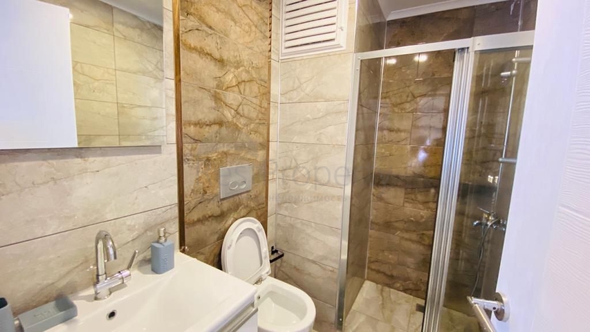 شقة 3 غرف وصالة واسعة -مطبخ منفصل - ضمن مجمع حديث - في محمودلار / الانيا 