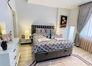 شقة 3 غرف وصالة واسعة -مطبخ منفصل - ضمن مجمع حديث - في محمودلار / الانيا 