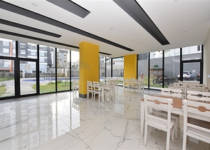 شقة 3 غرف وصالة واسعة -مطبخ منفصل - ضمن مجمع حديث - في محمودلار / الانيا 