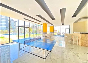 شقة 3 غرف وصالة واسعة -مطبخ منفصل - ضمن مجمع حديث - في محمودلار / الانيا 