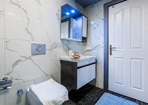 جانب شاطئ كليوباترا - شقة 2 غرفة وصالة ضمن بناء حديث - في مركز الانيا 