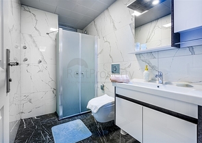 جانب شاطئ كليوباترا - شقة 2 غرفة وصالة ضمن بناء حديث - في مركز الانيا 