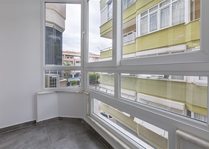 جانب شاطئ كليوباترا - شقة 2 غرفة وصالة ضمن بناء حديث - في مركز الانيا 