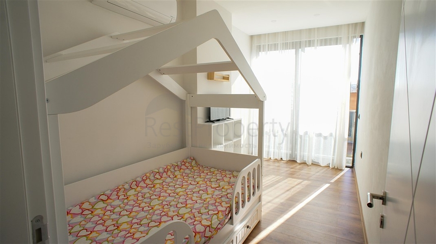 اطلالة بحر - شقة غرفة وصالة مفروشة -مجمع فاخر -في محمودلار/ الانيا