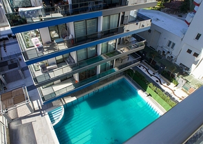 اطلالة بحر - شقة غرفة وصالة مفروشة -مجمع فاخر -في محمودلار/ الانيا