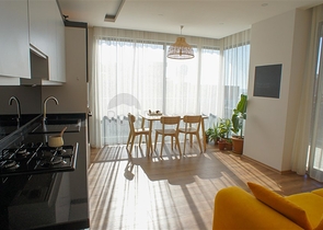 اطلالة بحر - شقة غرفة وصالة مفروشة -مجمع فاخر -في محمودلار/ الانيا