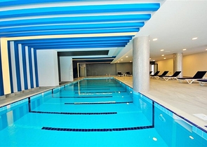 اطلالة بحر - شقة غرفة وصالة مفروشة -مجمع فاخر -في محمودلار/ الانيا