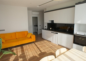 اطلالة بحر - شقة غرفة وصالة مفروشة -مجمع فاخر -في محمودلار/ الانيا