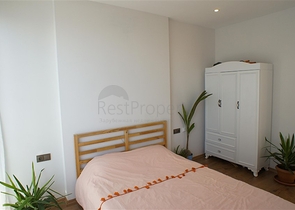 اطلالة بحر - شقة غرفة وصالة مفروشة -مجمع فاخر -في محمودلار/ الانيا