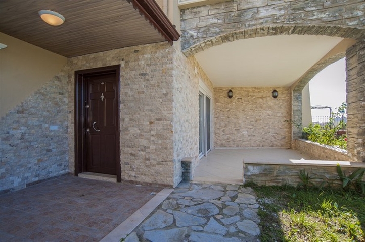 اطلالة بحر -شقة غرفتين وصالة مع تراس واسع -ضمن مجمع سكني في افسلار / الانيا 