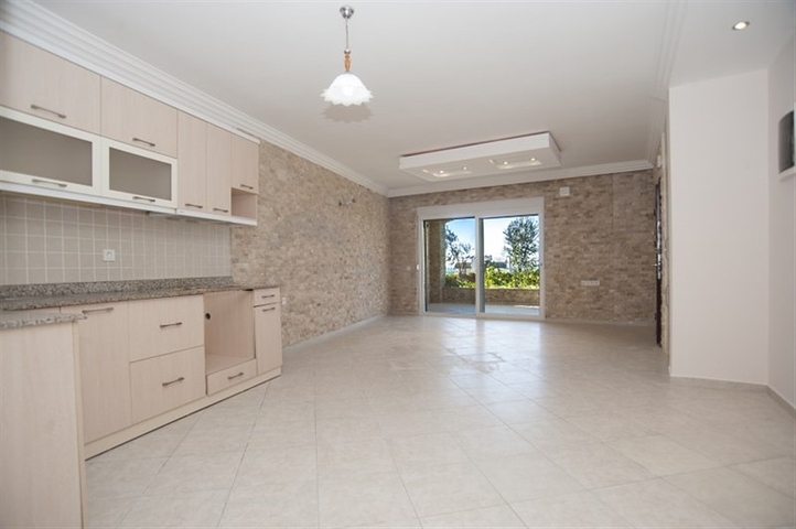 اطلالة بحر -شقة غرفتين وصالة مع تراس واسع -ضمن مجمع سكني في افسلار / الانيا 