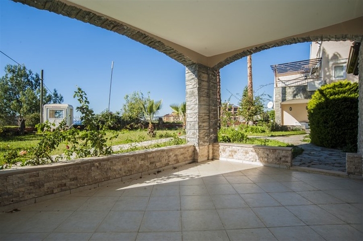 اطلالة بحر -شقة غرفتين وصالة مع تراس واسع -ضمن مجمع سكني في افسلار / الانيا 