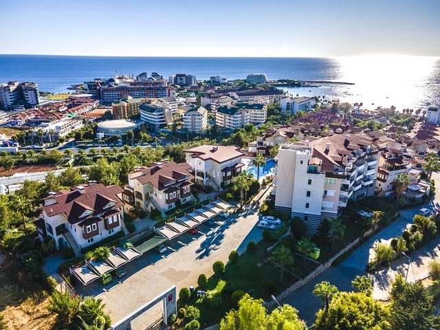 اطلالة بحر -شقة غرفتين وصالة مع تراس واسع -ضمن مجمع سكني في افسلار / الانيا 