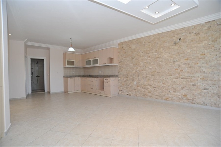 اطلالة بحر -شقة غرفتين وصالة مع تراس واسع -ضمن مجمع سكني في افسلار / الانيا 