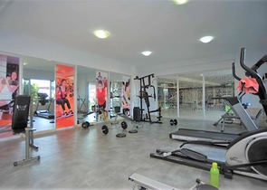 اطلالة بحر -شقة غرفتين وصالة مع تراس واسع -ضمن مجمع سكني في افسلار / الانيا 