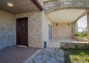 اطلالة بحر -شقة غرفتين وصالة مع تراس واسع -ضمن مجمع سكني في افسلار / الانيا 