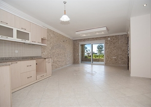 اطلالة بحر -شقة غرفتين وصالة مع تراس واسع -ضمن مجمع سكني في افسلار / الانيا 