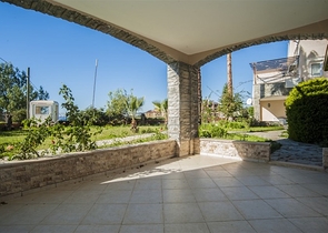 اطلالة بحر -شقة غرفتين وصالة مع تراس واسع -ضمن مجمع سكني في افسلار / الانيا 