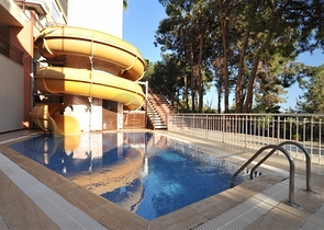 اطلالة بحر -شقة غرفتين وصالة مع تراس واسع -ضمن مجمع سكني في افسلار / الانيا 