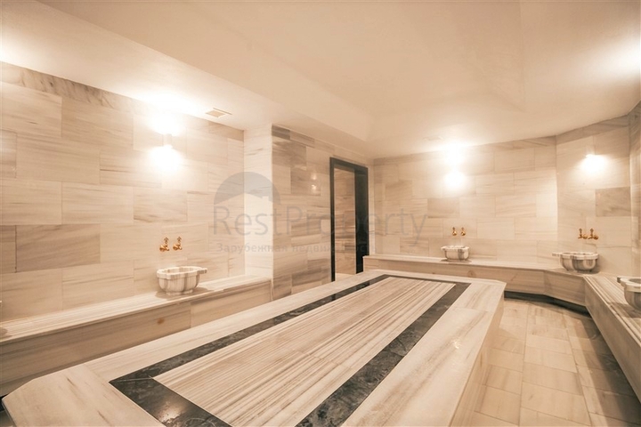 شقة على البحر مباشرة -مجمع حديث - في محمودلار / الانيا 