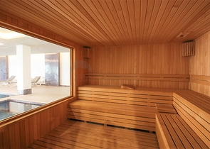 شقة على البحر مباشرة -مجمع حديث - في محمودلار / الانيا 