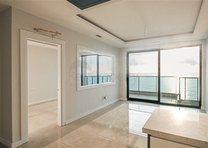 شقة على البحر مباشرة -مجمع حديث - في محمودلار / الانيا 