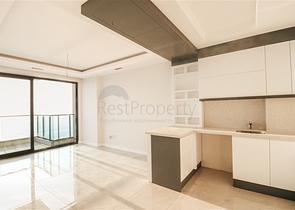 شقة على البحر مباشرة -مجمع حديث - في محمودلار / الانيا 