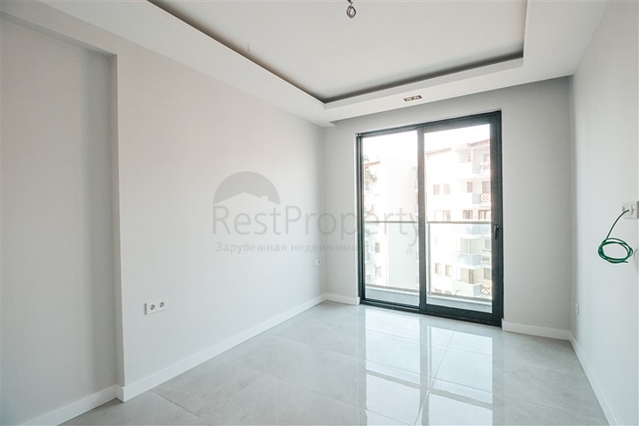 مجمع صف اول على البحر - شقة 2 غرفة وصالة -محمودلار / الانيا 