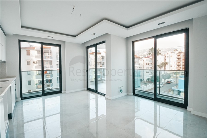 مجمع صف اول على البحر - شقة 2 غرفة وصالة -محمودلار / الانيا 