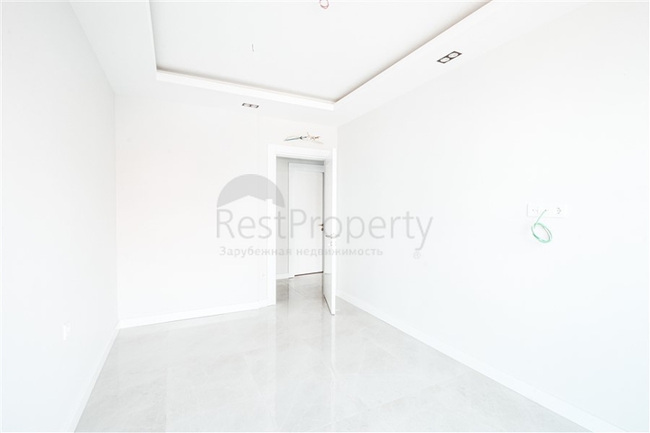 مجمع صف اول على البحر - شقة 2 غرفة وصالة -محمودلار / الانيا 