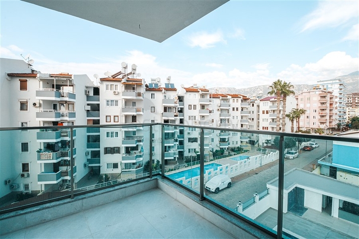 مجمع صف اول على البحر - شقة 2 غرفة وصالة -محمودلار / الانيا 