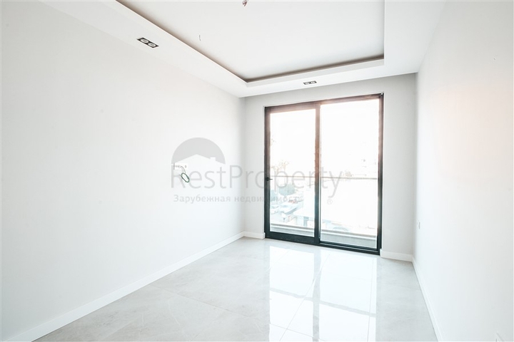 مجمع صف اول على البحر - شقة 2 غرفة وصالة -محمودلار / الانيا 