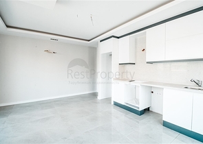 مجمع صف اول على البحر - شقة 2 غرفة وصالة -محمودلار / الانيا 