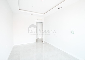 مجمع صف اول على البحر - شقة 2 غرفة وصالة -محمودلار / الانيا 