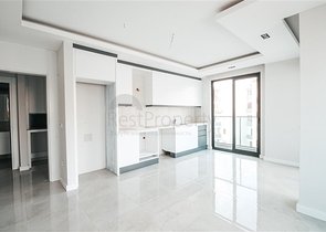 مجمع صف اول على البحر - شقة 2 غرفة وصالة -محمودلار / الانيا 