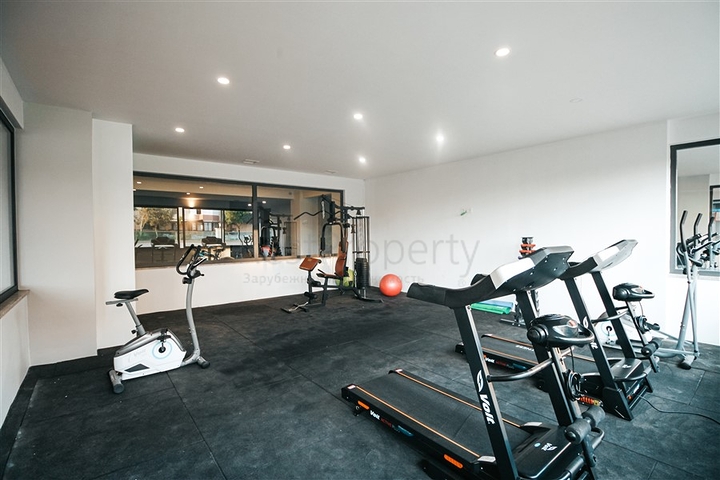 اطلالة بحر مباشرة - شقة غرفة وصالة مفروشة - مجمع حديث - في محمودلار / الانيا 