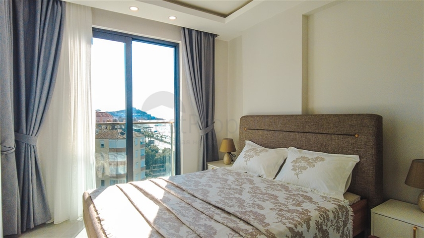 اطلالة بحر مباشرة - شقة غرفة وصالة مفروشة - مجمع حديث - في محمودلار / الانيا 