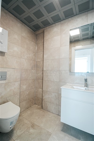 اطلالة بحر مباشرة - شقة غرفة وصالة مفروشة - مجمع حديث - في محمودلار / الانيا 