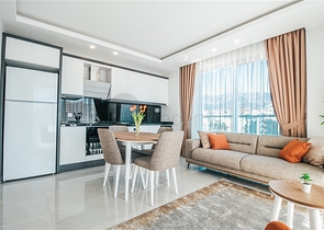 اطلالة بحر مباشرة - شقة غرفة وصالة مفروشة - مجمع حديث - في محمودلار / الانيا 