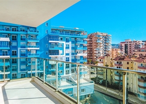 اطلالة بحر مباشرة - شقة غرفة وصالة مفروشة - مجمع حديث - في محمودلار / الانيا 