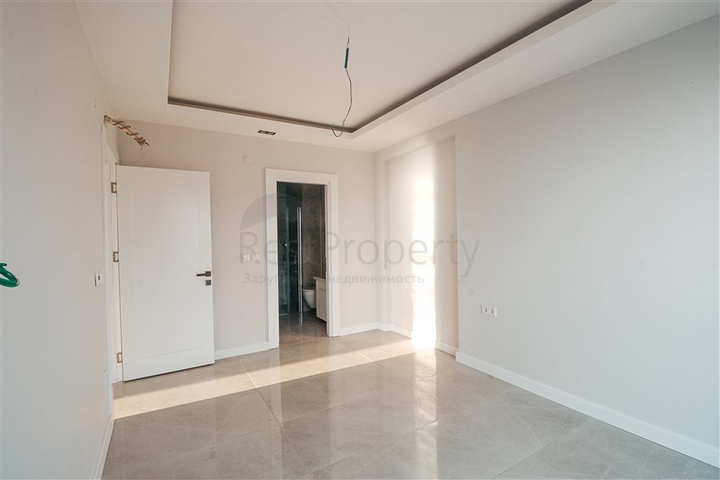 اطلالة بحر مباشرة -شقة غرفتين وصالة ضمن مجمع فاخر -في محمودلار/ الانيا 