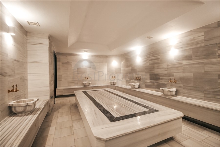 اطلالة بحر مباشرة -شقة غرفتين وصالة ضمن مجمع فاخر -في محمودلار/ الانيا 