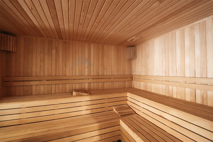 اطلالة بحر مباشرة -شقة غرفتين وصالة ضمن مجمع فاخر -في محمودلار/ الانيا 