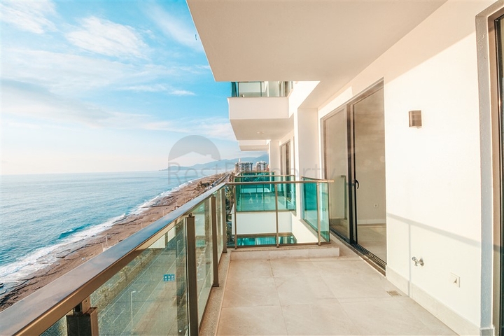 اطلالة بحر مباشرة -شقة غرفتين وصالة ضمن مجمع فاخر -في محمودلار/ الانيا 