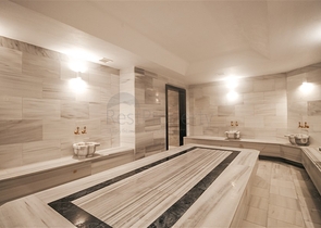 اطلالة بحر مباشرة -شقة غرفتين وصالة ضمن مجمع فاخر -في محمودلار/ الانيا 