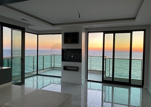 اطلالة بحر مباشرة -شقة غرفتين وصالة ضمن مجمع فاخر -في محمودلار/ الانيا 