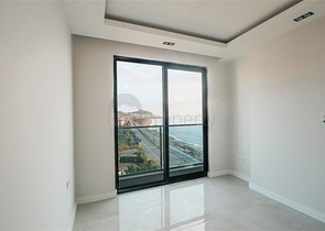 اطلالة بحر مباشرة -شقة غرفتين وصالة ضمن مجمع فاخر -في محمودلار/ الانيا 