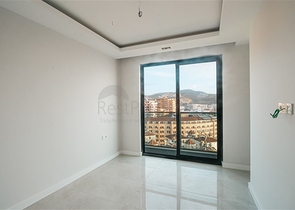 اطلالة بحر مباشرة -شقة غرفتين وصالة ضمن مجمع فاخر -في محمودلار/ الانيا 