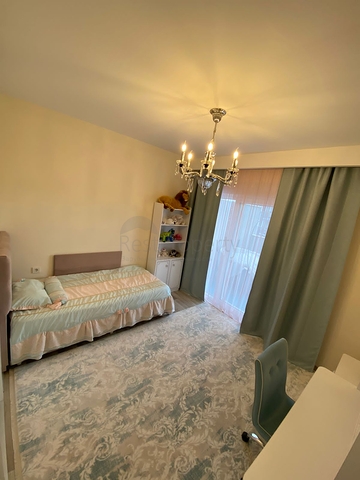 دوبلكس واسعة - ضمن مجمع سكني عائلي في اوبا / الانيا 